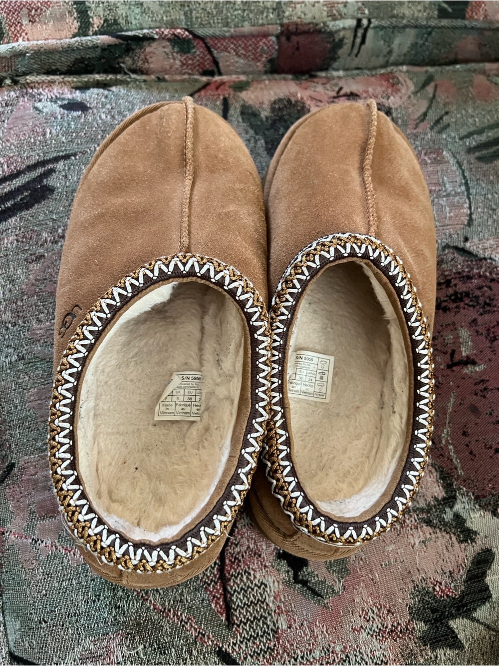 UGG Chestnut Brown Suede Shearling-Lined Mules EUC